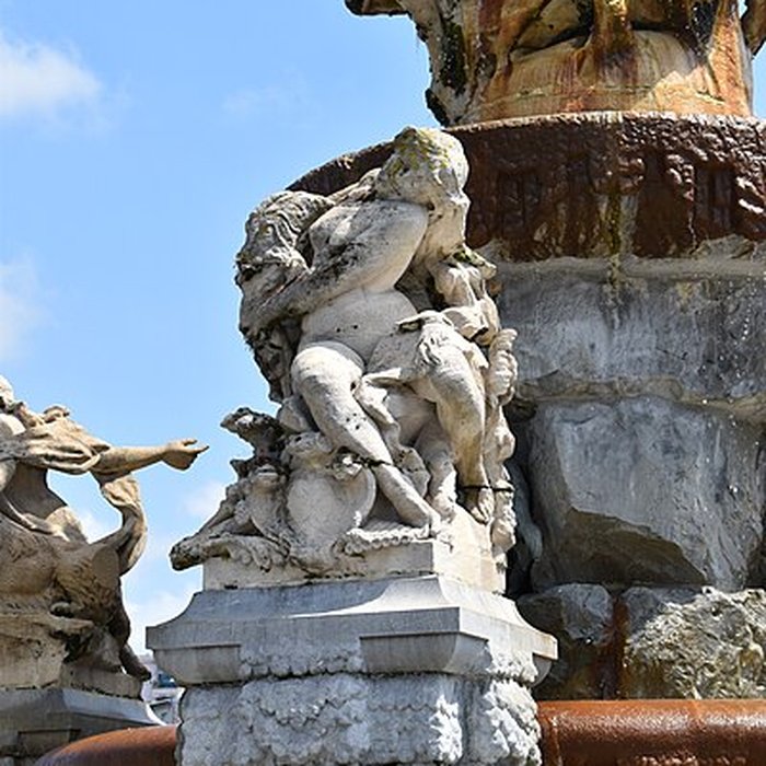 Photo de Fontaine Duvignau-Bousigues dite « des Quatre-Vallées »