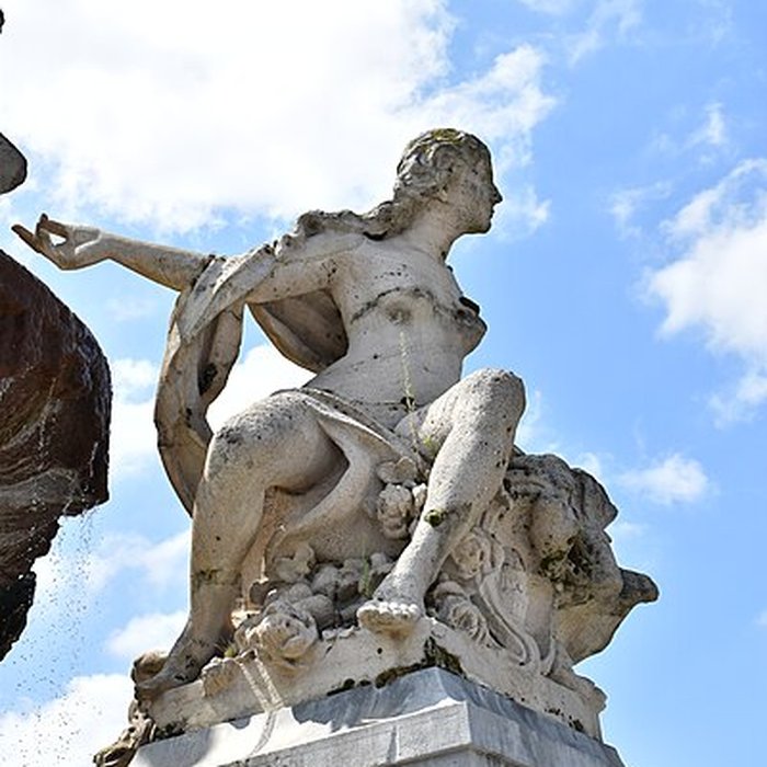 Photo de Fontaine Duvignau-Bousigues dite « des Quatre-Vallées »