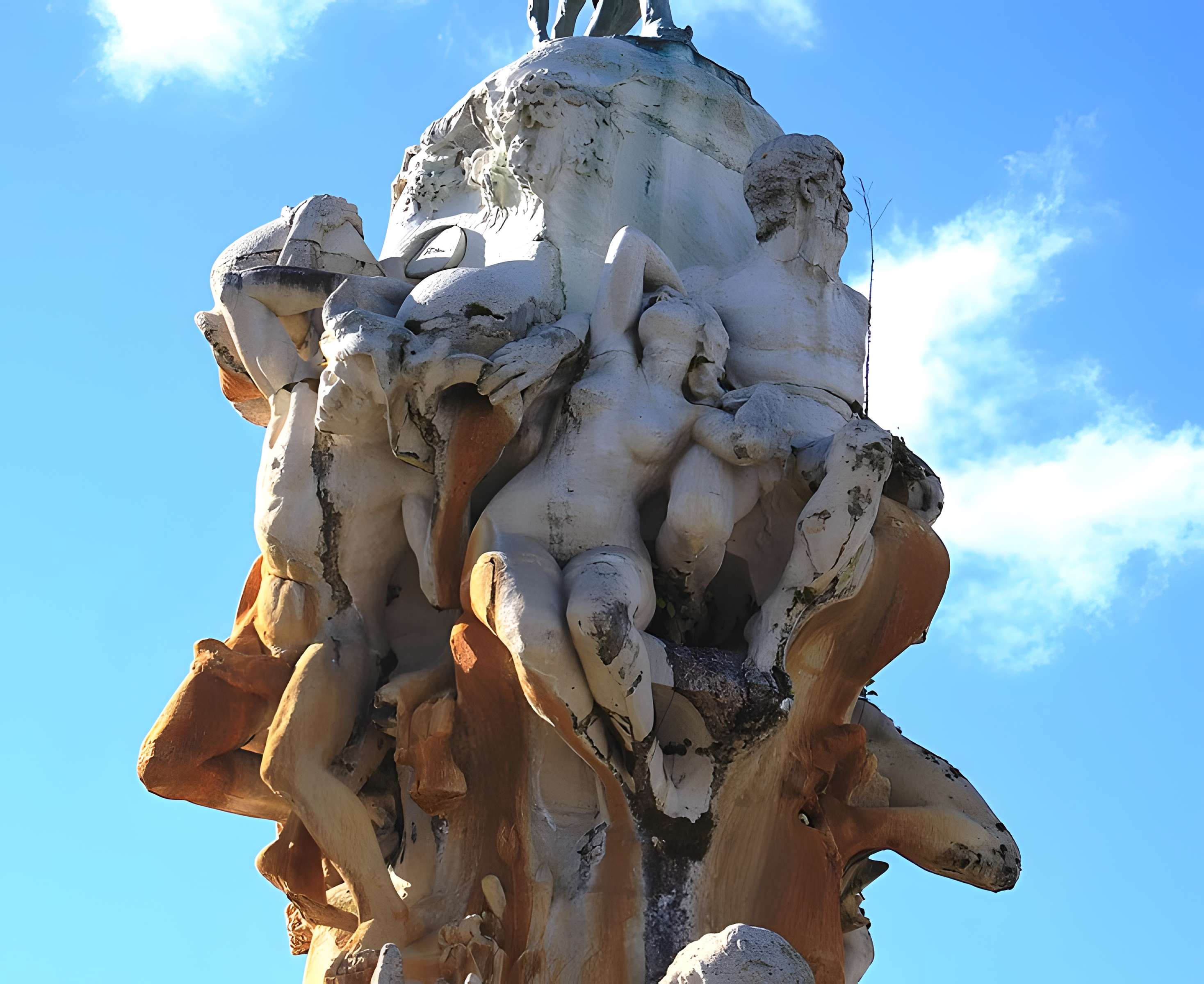 Fontaine Duvignau-Bousigues dite « des Quatre-Vallées »