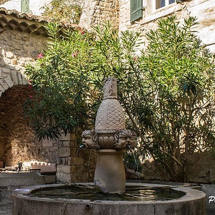 Photo de Fontaine des Mascarons de Séguret