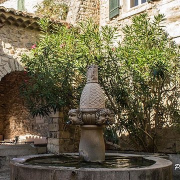 Fontaine des Mascarons de Séguret