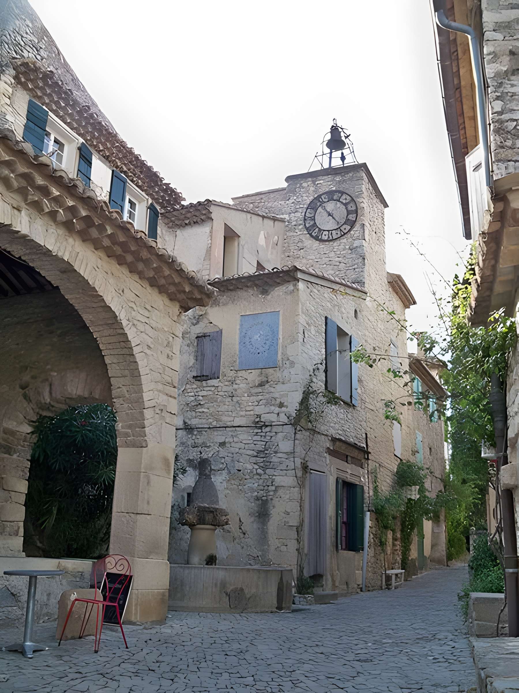 Fontaine des Mascarons de Séguret