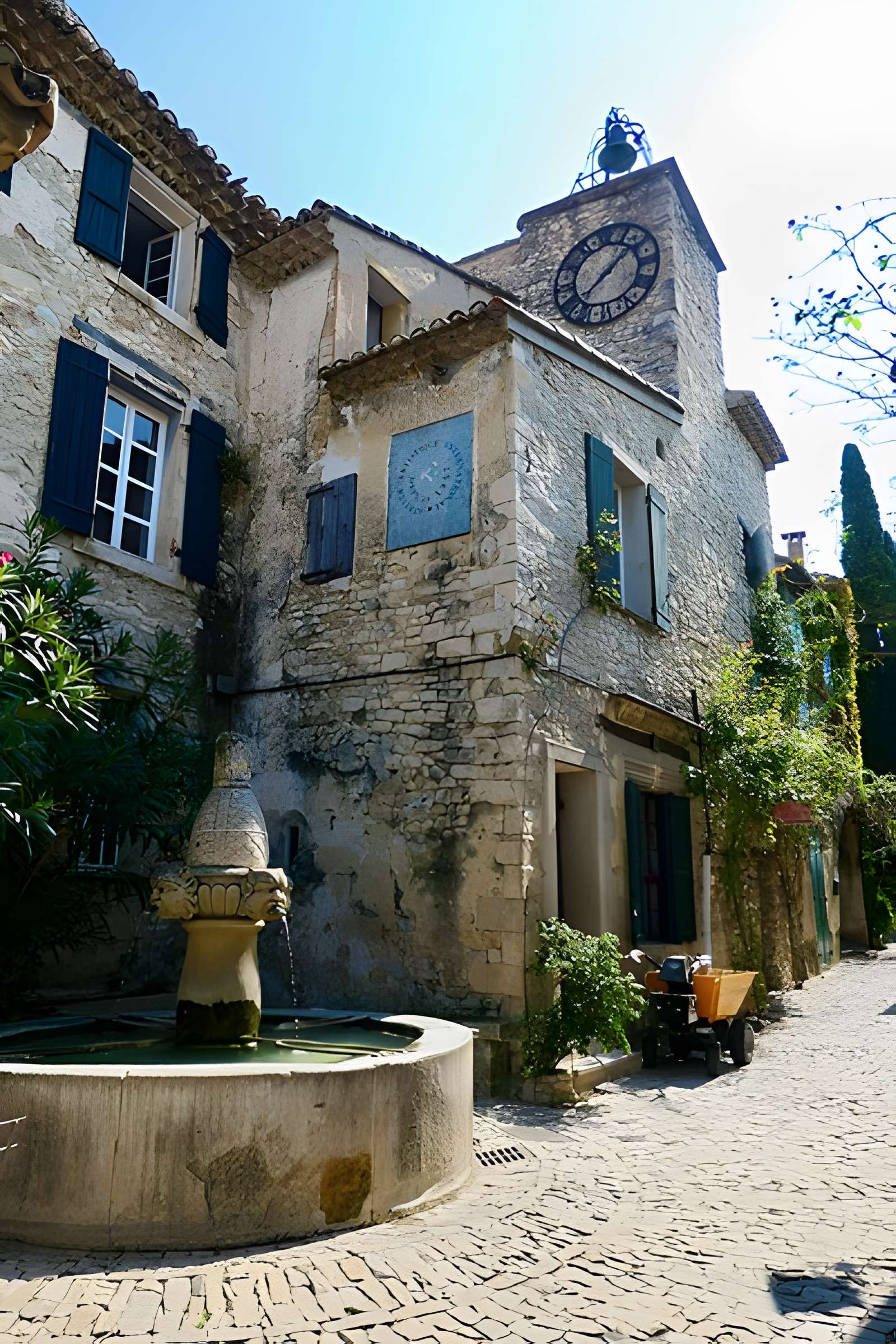 Fontaine des Mascarons de Séguret