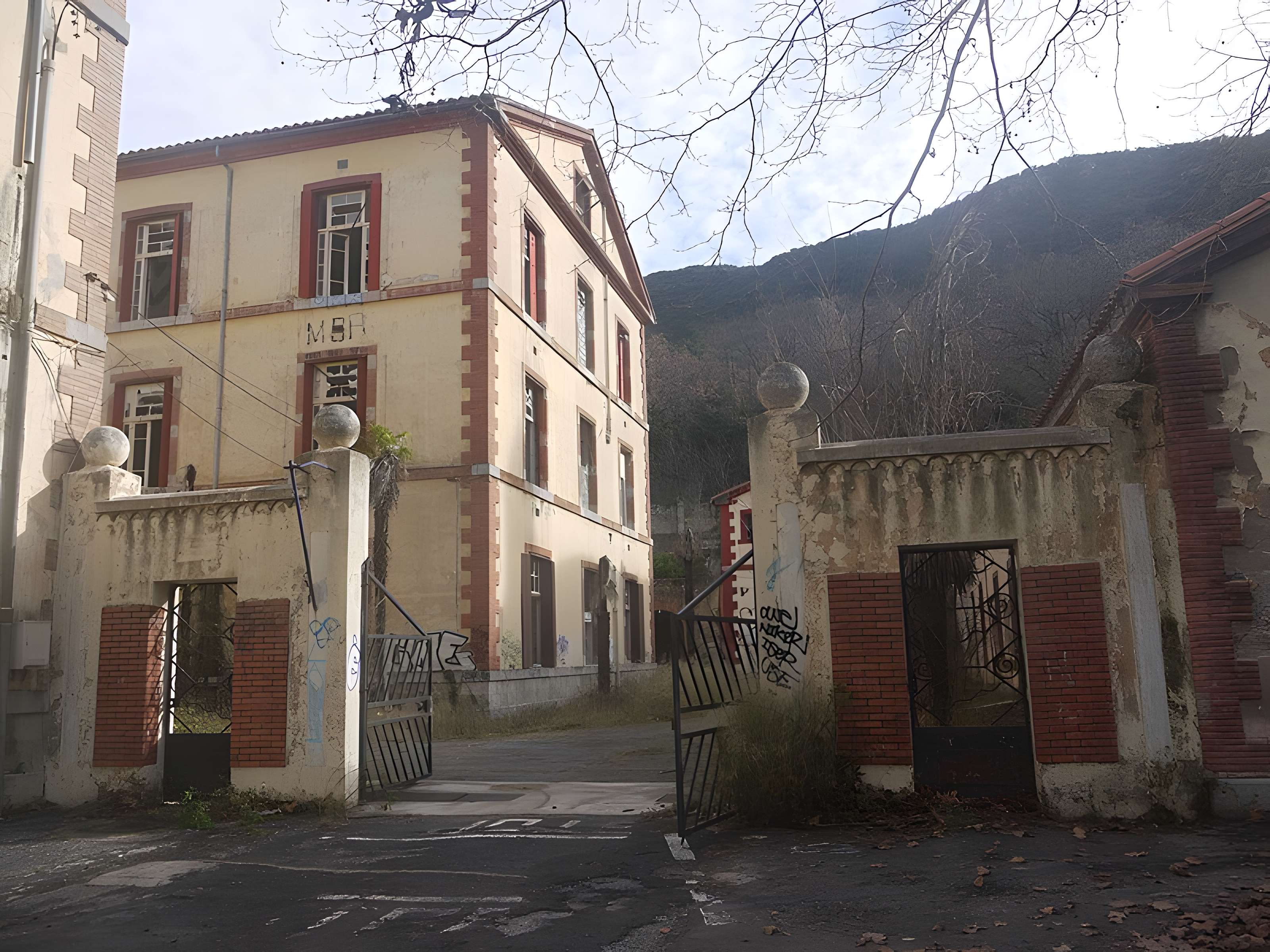 Ancien hôpital thermal des armées