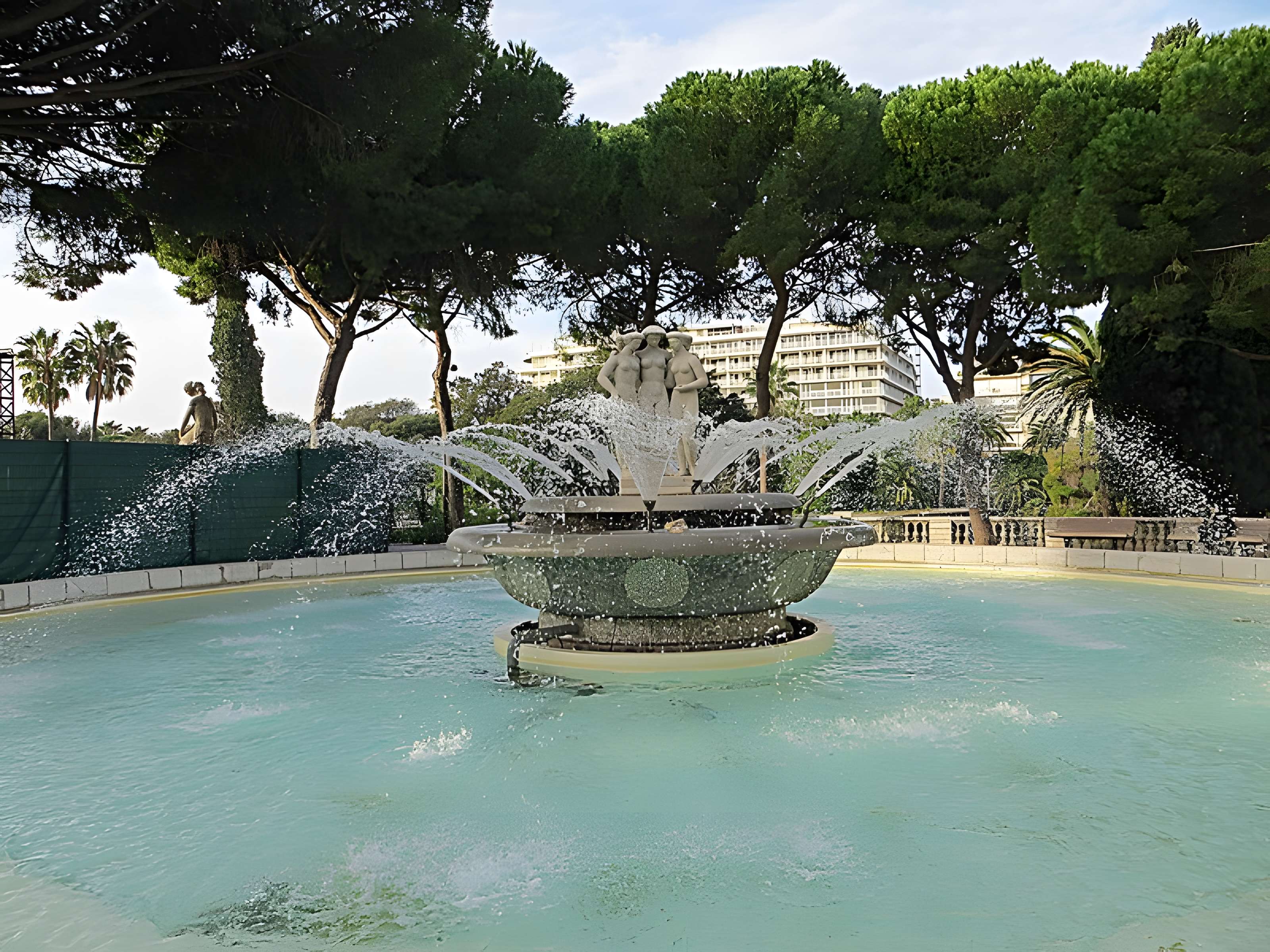 Fontaine des Tritons de Nice 