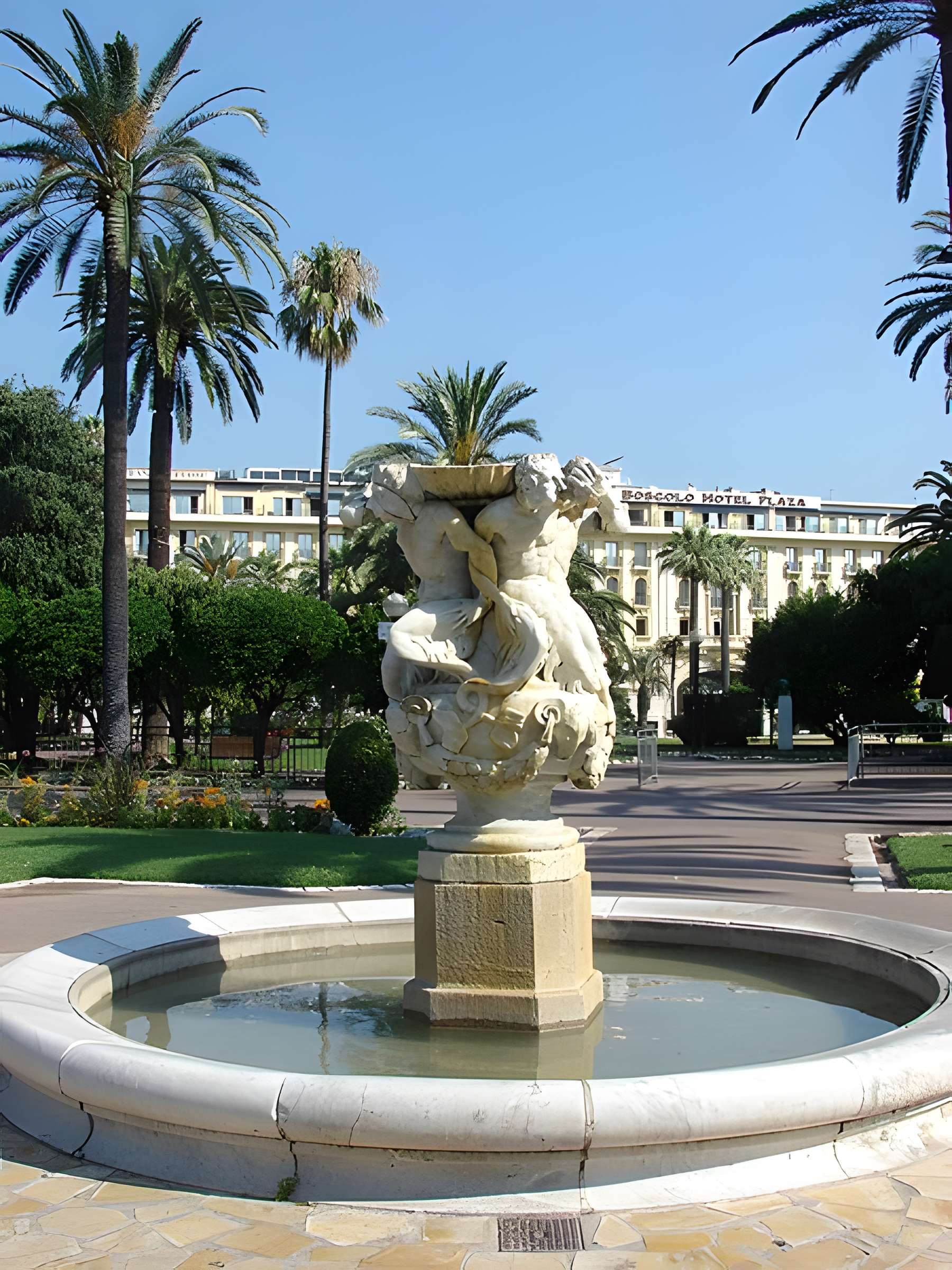 Fontaine des Tritons de Nice 