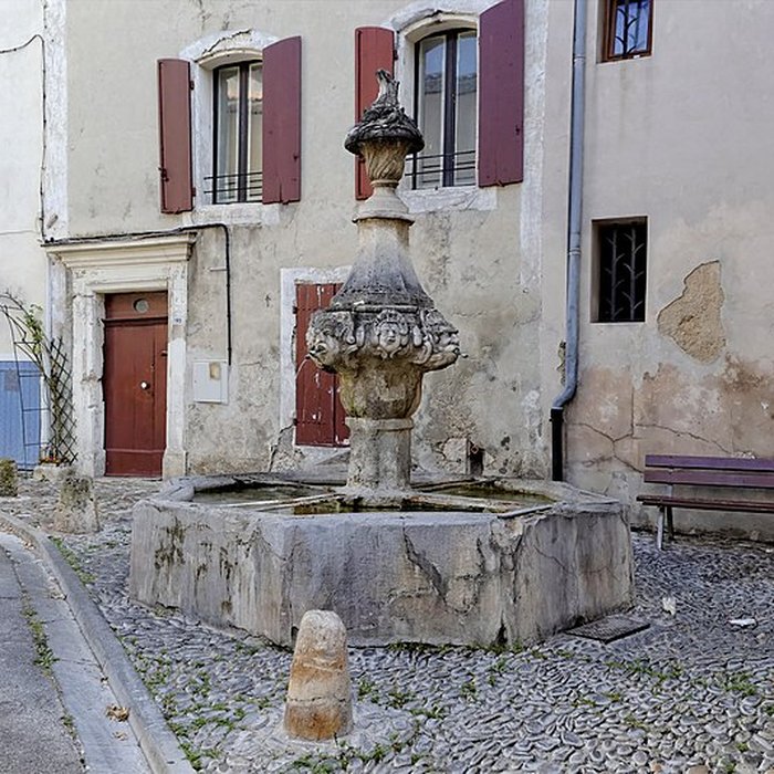 Photo de Fontaine du Gigot de Pernes-les-Fontaines