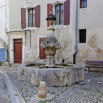 Fontaine du Gigot de Pernes-les-Fontaines