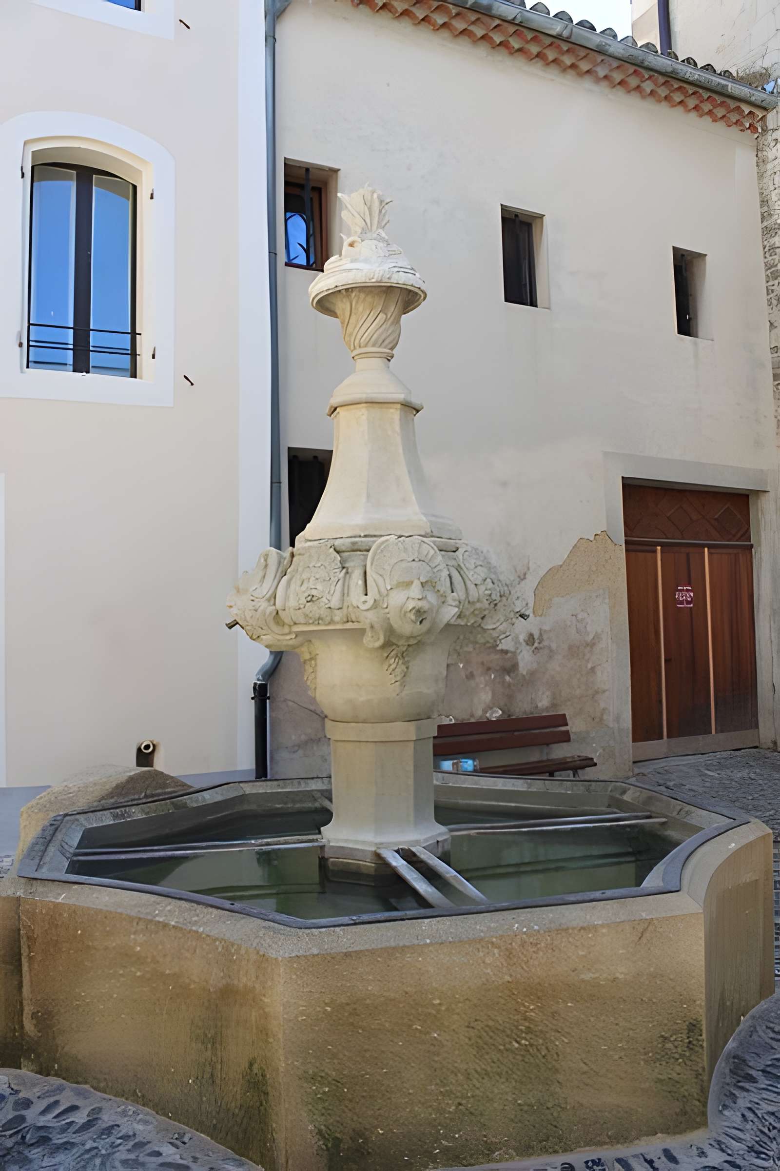 Fontaine du Gigot de Pernes-les-Fontaines