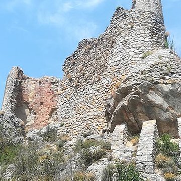 Castel Sabarda vestiges du château de Sabarda et de lancienne église Saint-André