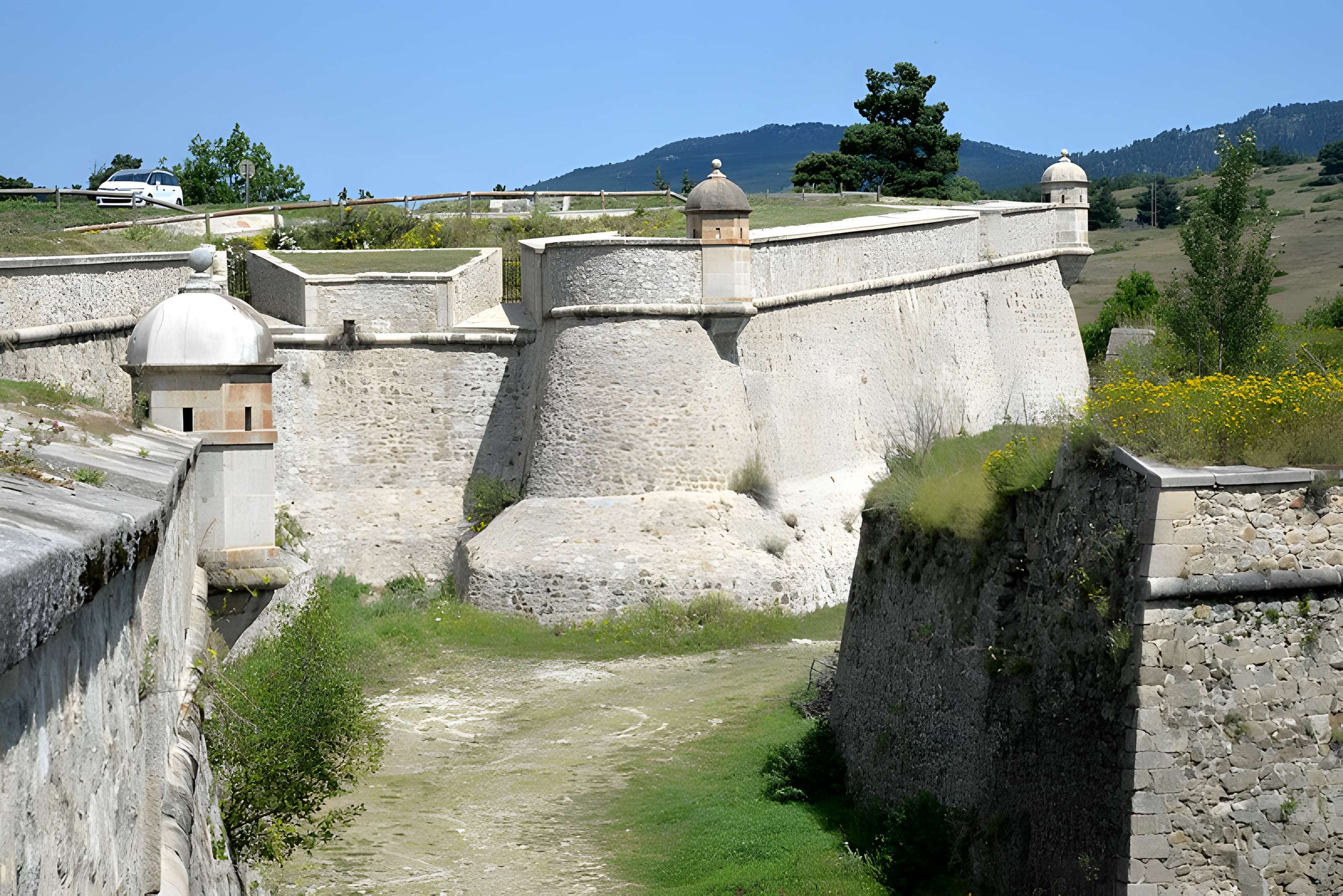 Ensemble des remparts de la citadelle
