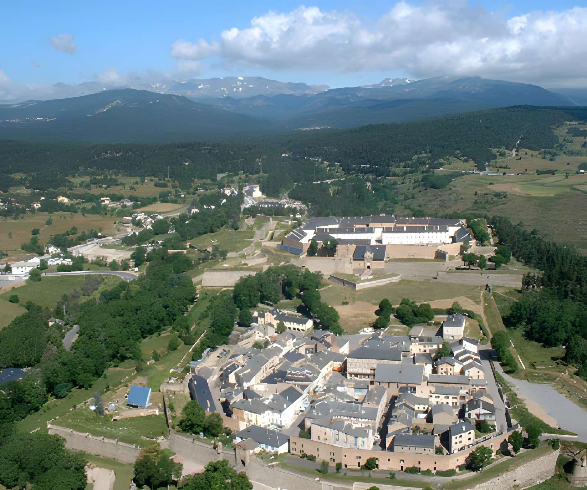 Ensemble des remparts de la citadelle