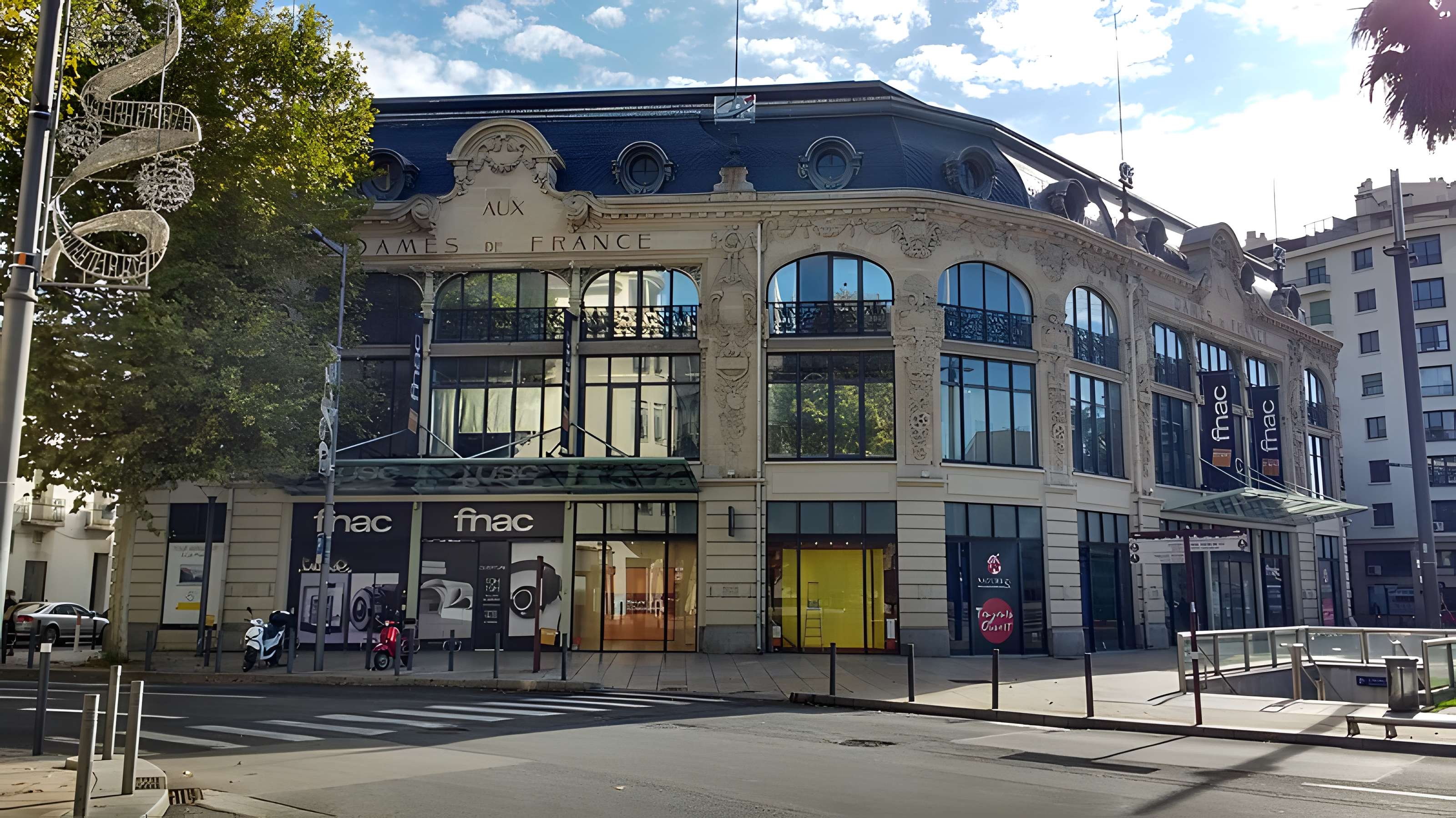 Ancien magasin Aux Dames de France
