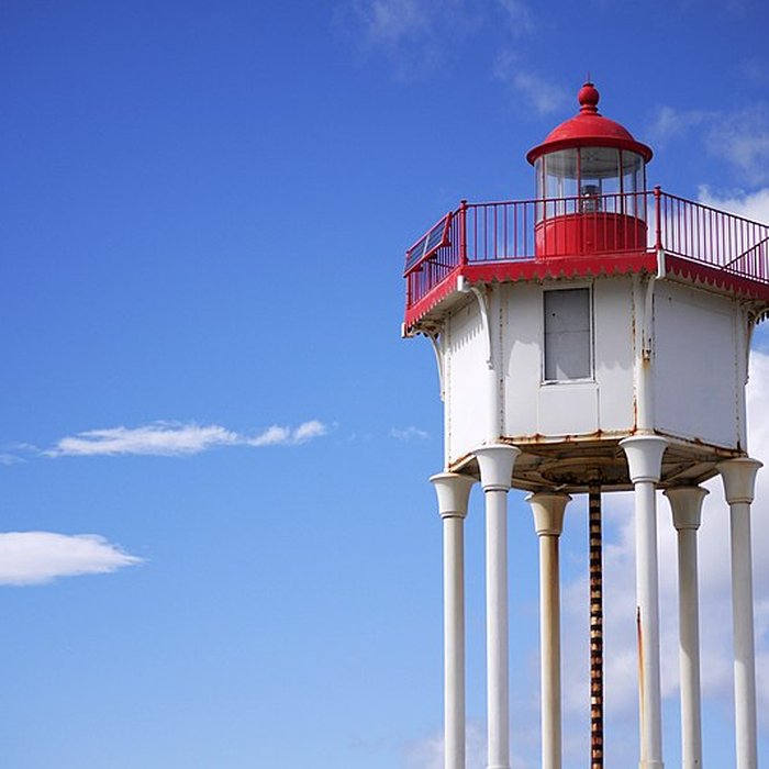 Photo de Feu métallique du môle, situé à lextrémité du môle du port