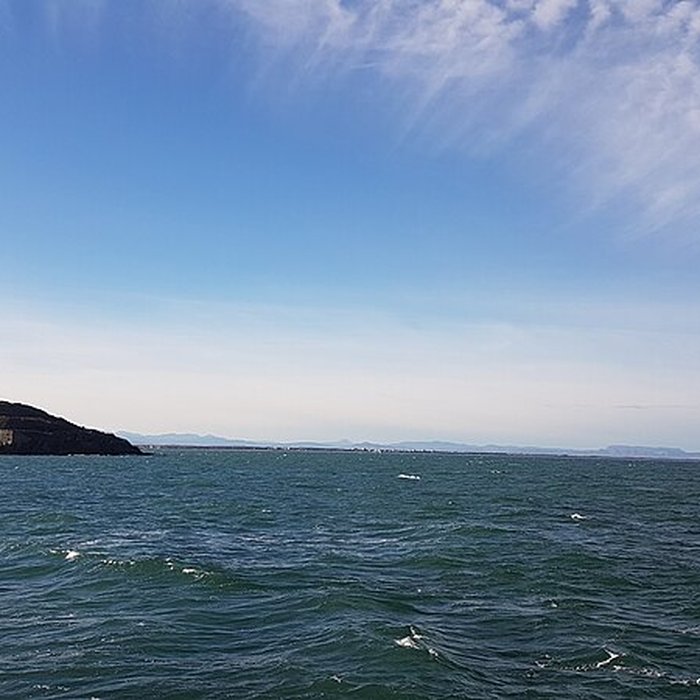Photo de Feu métallique du môle, situé à lextrémité du môle du port
