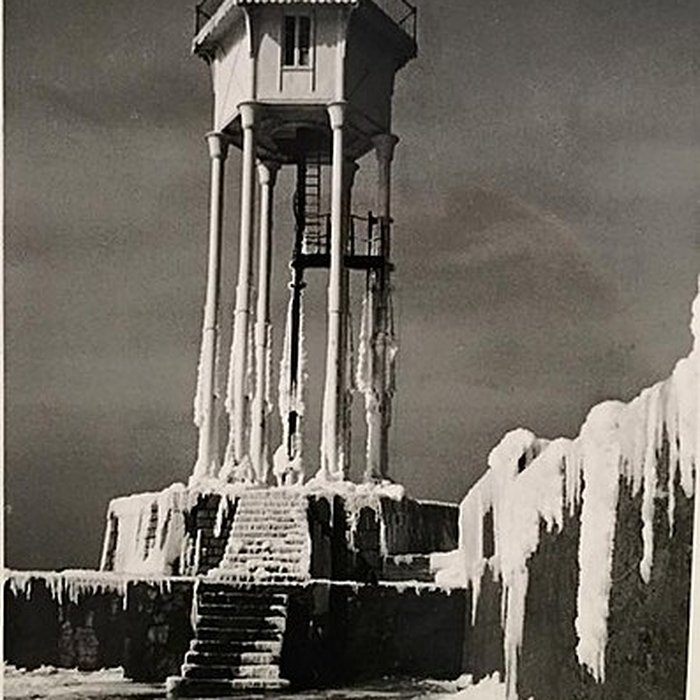 Photo de Feu métallique du môle, situé à lextrémité du môle du port