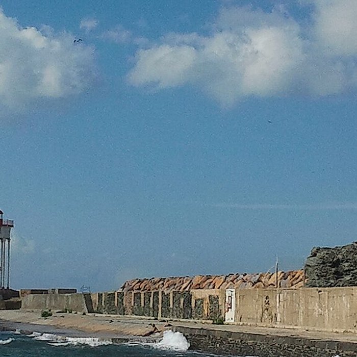 Photo de Feu métallique du môle, situé à lextrémité du môle du port