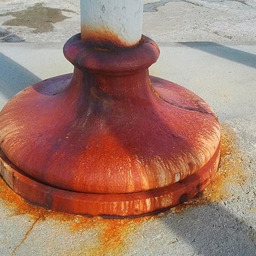 Feu métallique du môle, situé à lextrémité du môle du port