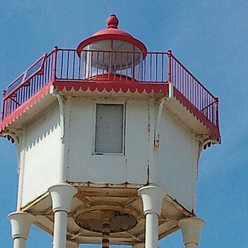 Feu métallique du môle, situé à lextrémité du môle du port