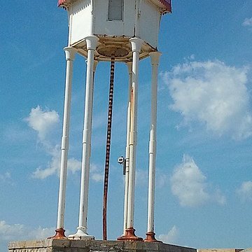 Feu métallique du môle, situé à lextrémité du môle du port