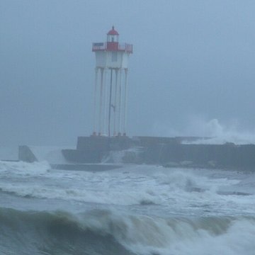 Feu métallique du môle, situé à lextrémité du môle du port