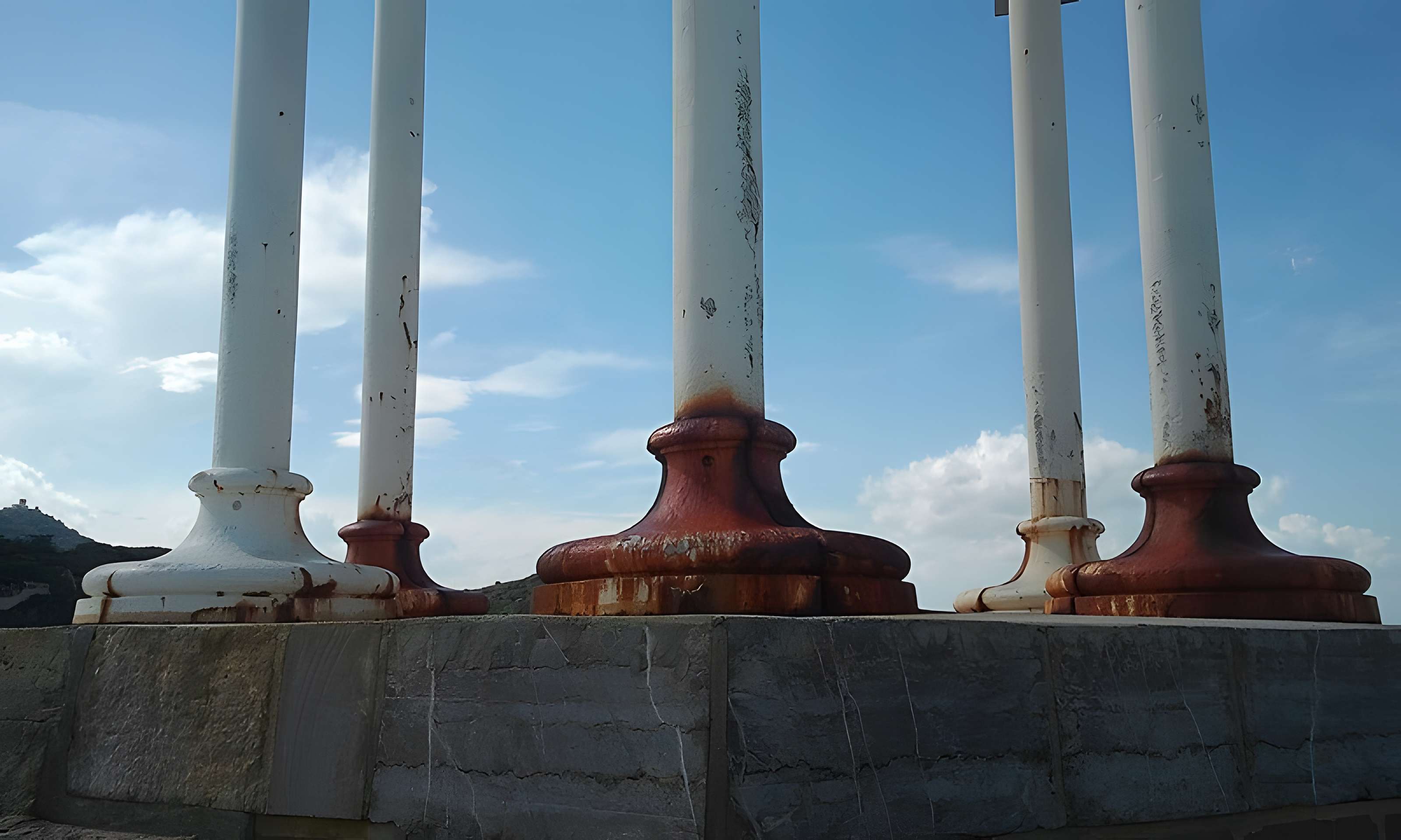 Feu métallique du môle, situé à l'extrémité du môle du port