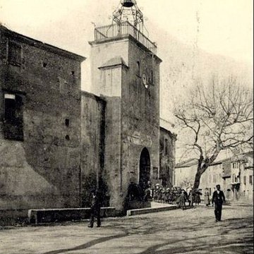 Ancienne porte fortifiée