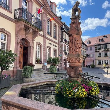 Fontaine Place de lHôtel-de-Ville à Ribeauvillé