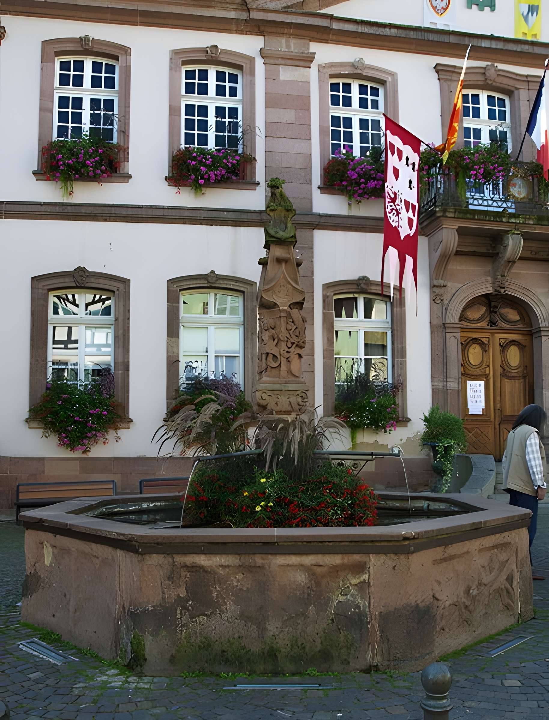 Fontaine Place de l'Hôtel-de-Ville à Ribeauvillé 