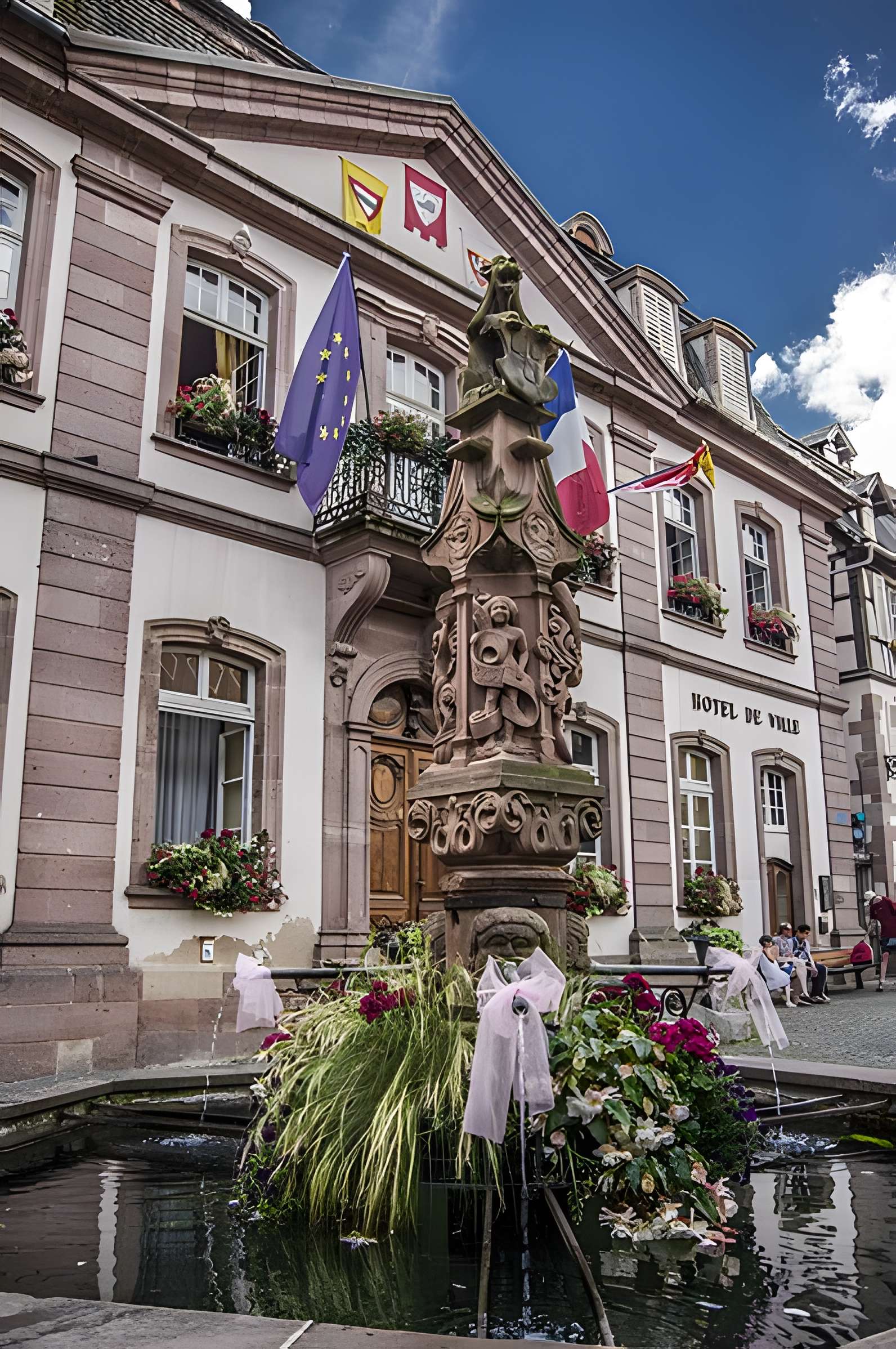 Fontaine Place de l'Hôtel-de-Ville à Ribeauvillé