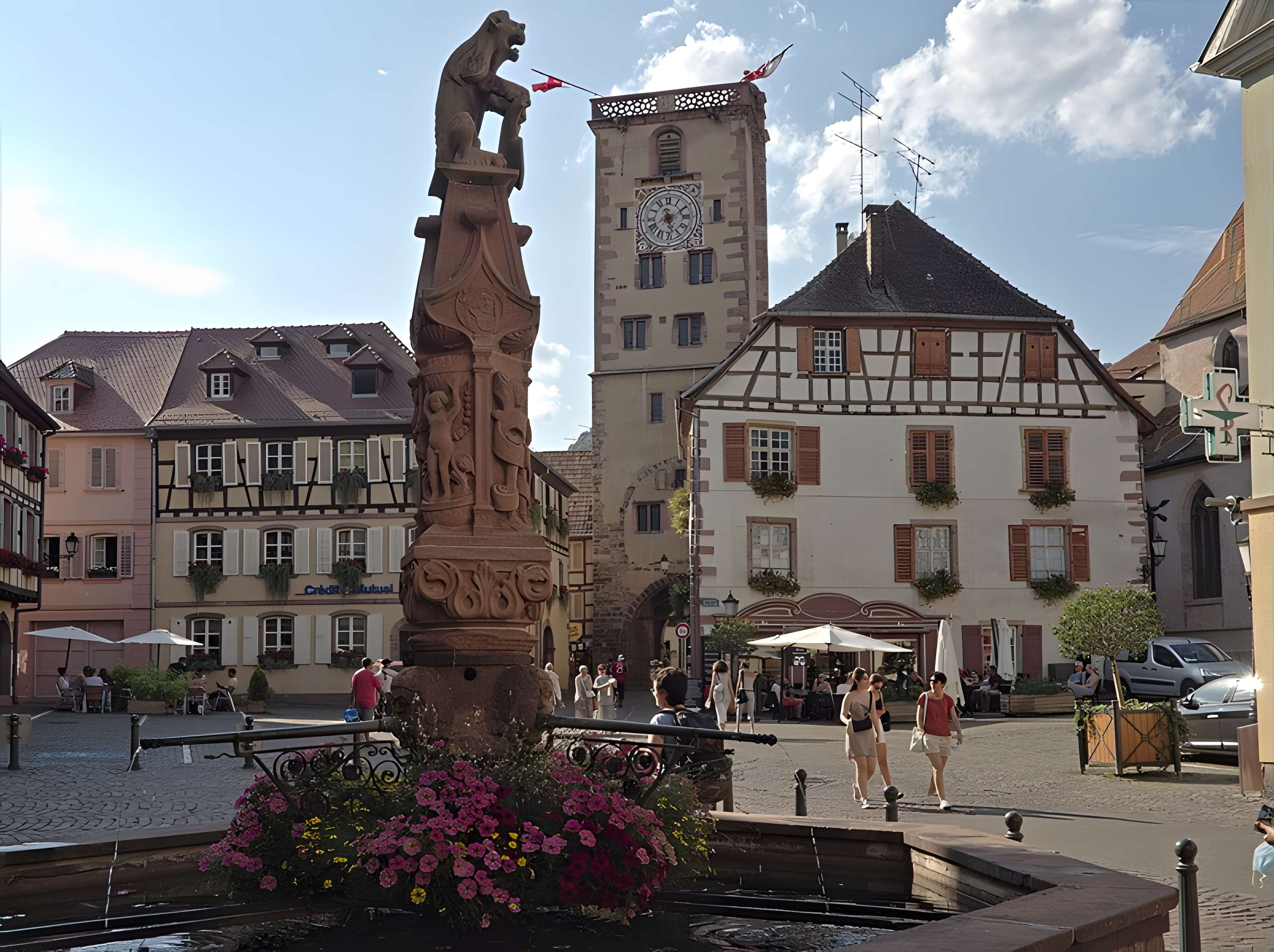 Fontaine Place de l'Hôtel-de-Ville à Ribeauvillé