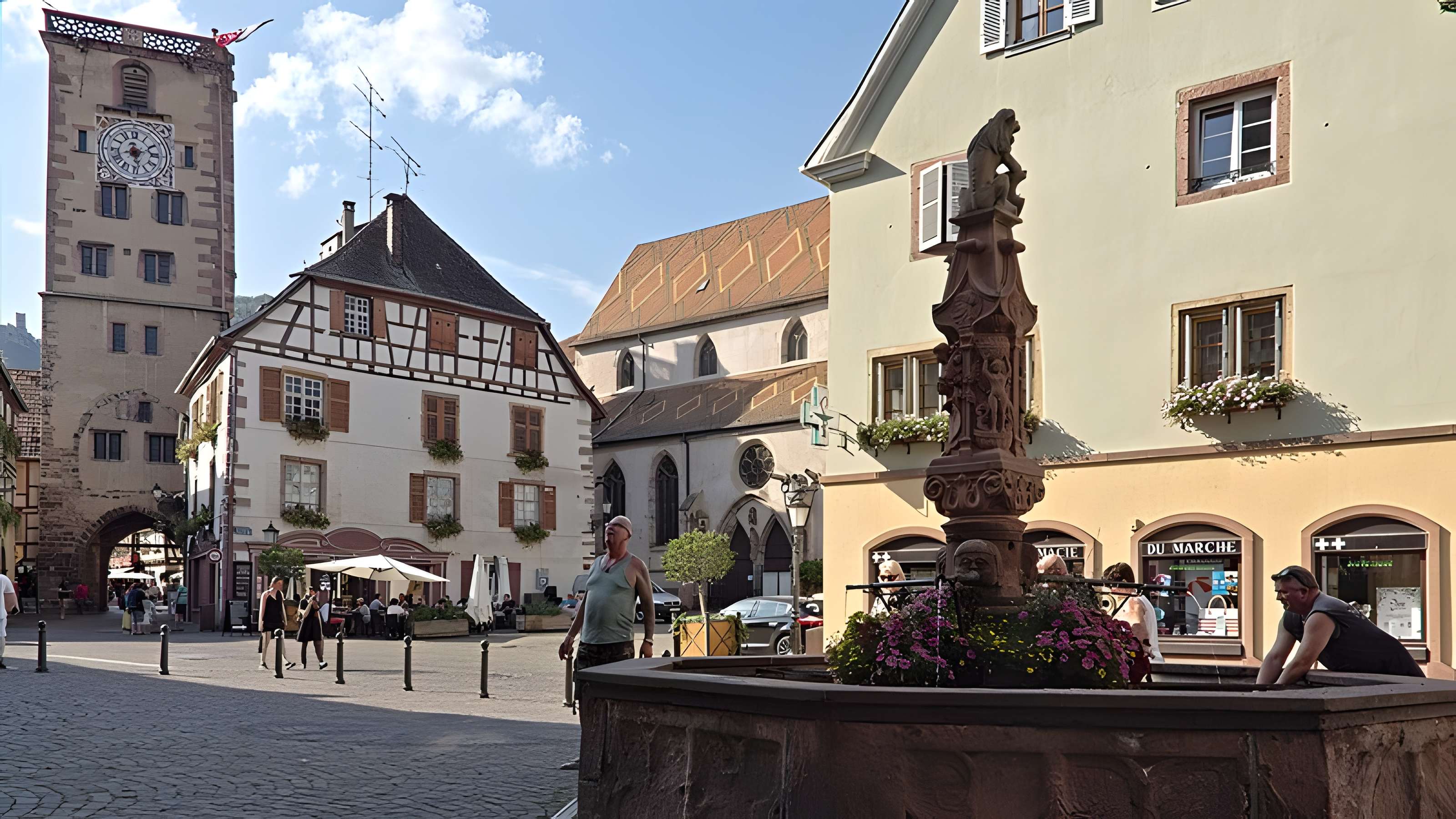 Fontaine Place de l'Hôtel-de-Ville à Ribeauvillé