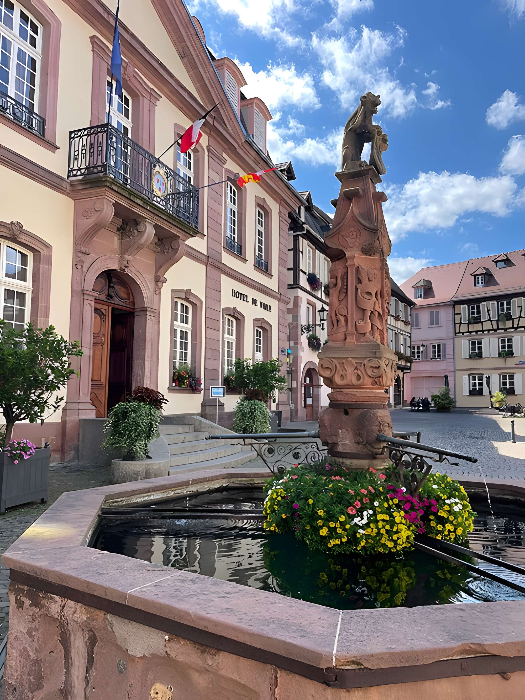 Fontaine Place de l'Hôtel-de-Ville à Ribeauvillé