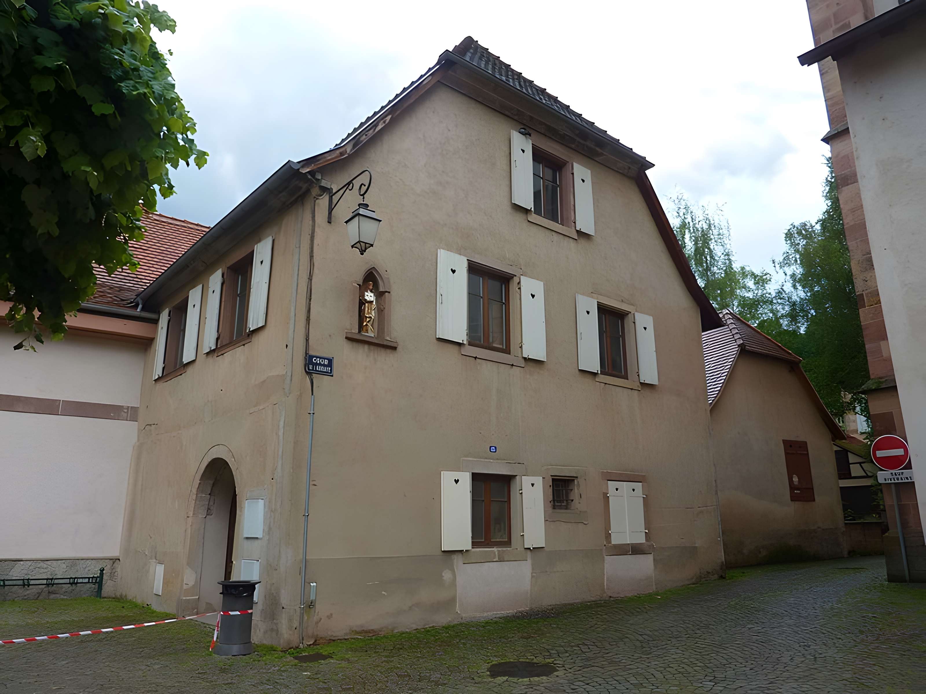 Immeuble (ancienne salle capitulaire)