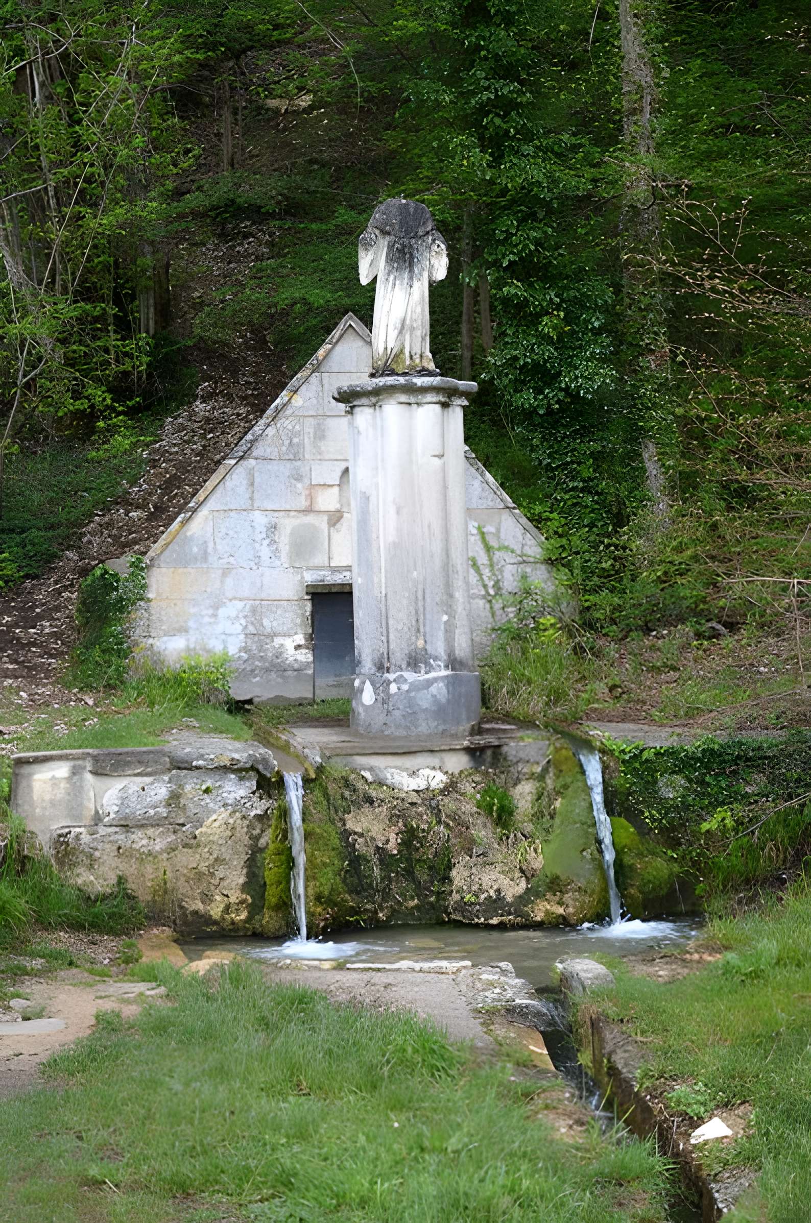 Fontaine Saint-Gauthier à Tanlay 