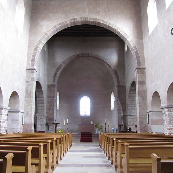 Photo de Eglise Saint-Trophime et quatre statues en bois sculptées