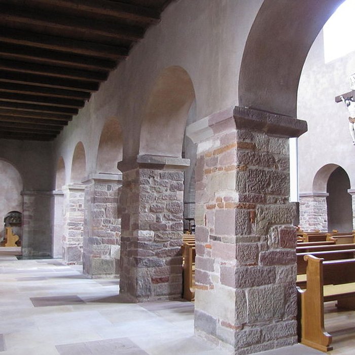Photo de Eglise Saint-Trophime et quatre statues en bois sculptées