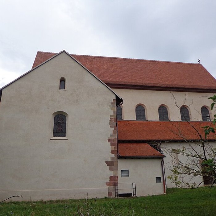 Photo de Eglise Saint-Trophime et quatre statues en bois sculptées
