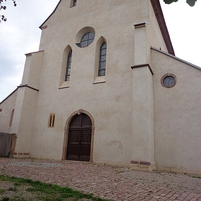 Photo de Eglise Saint-Trophime et quatre statues en bois sculptées