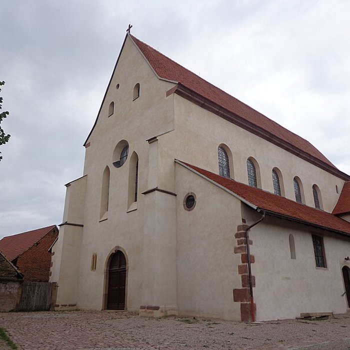 Photo de Eglise Saint-Trophime et quatre statues en bois sculptées