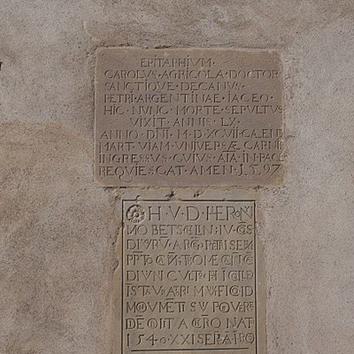 Photo de Eglise Saint-Trophime et quatre statues en bois sculptées