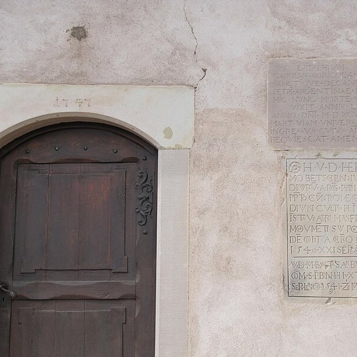 Photo de Eglise Saint-Trophime et quatre statues en bois sculptées