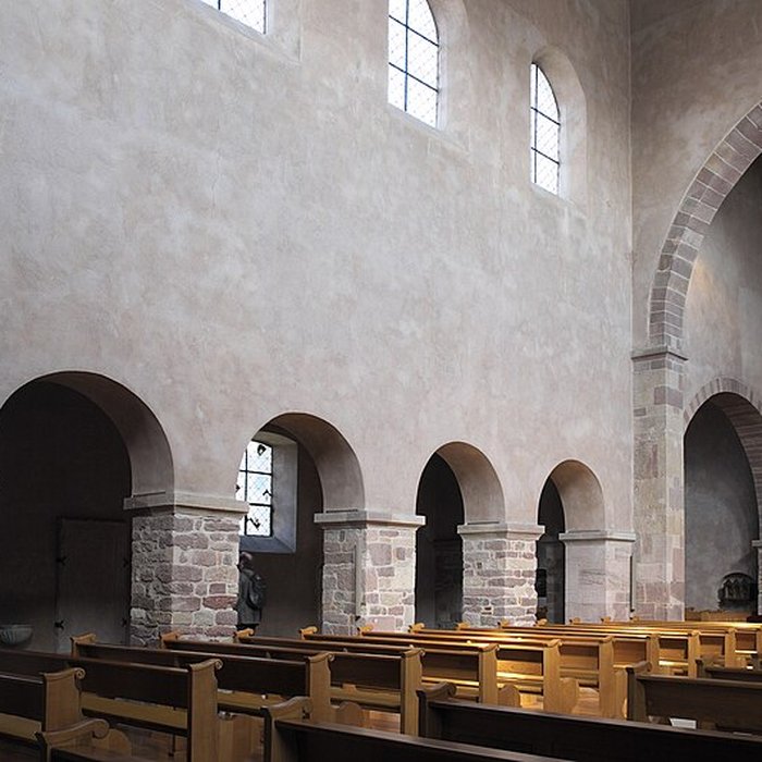 Photo de Eglise Saint-Trophime et quatre statues en bois sculptées