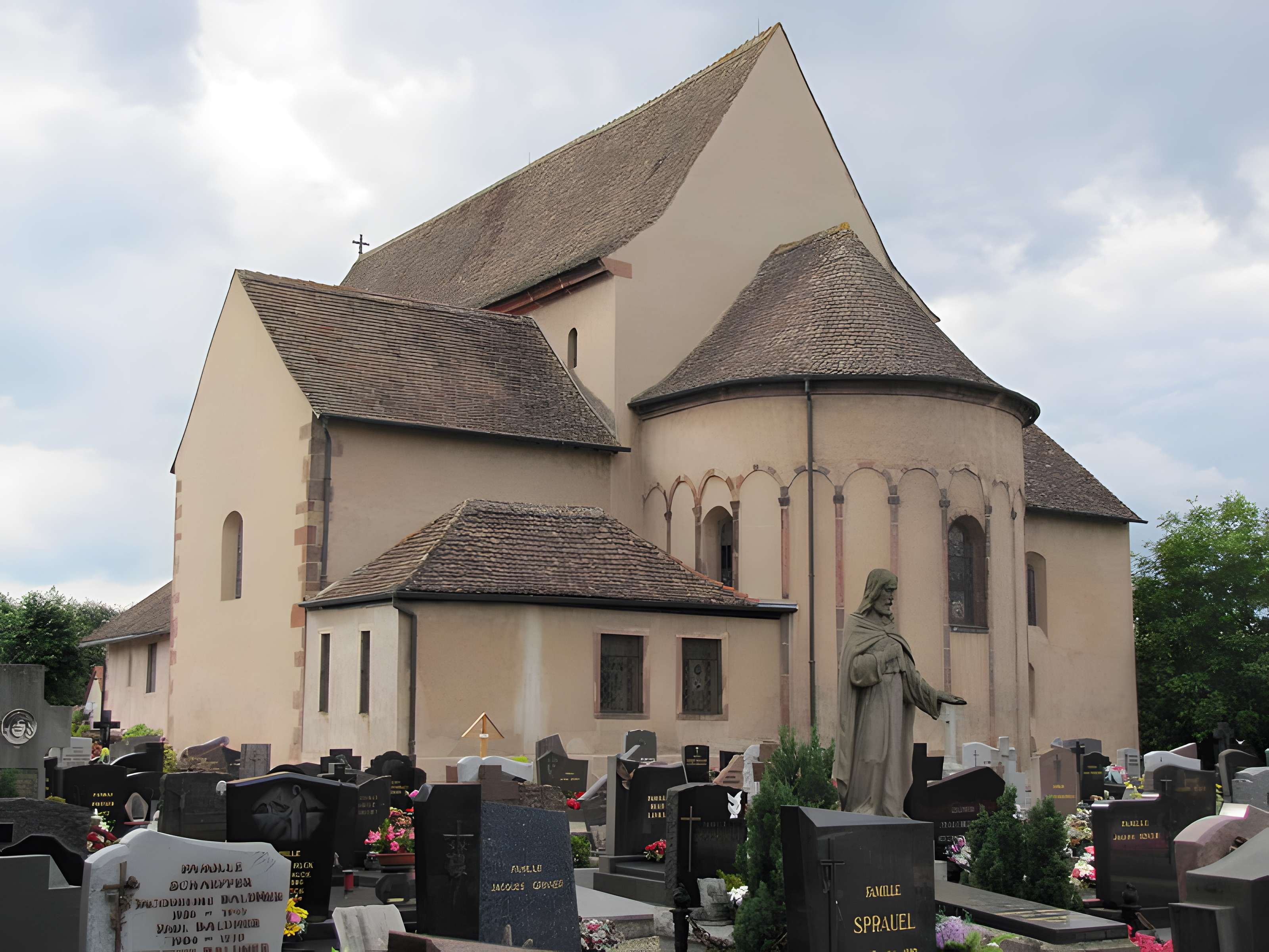 Eglise Saint-Trophime et quatre statues en bois sculptées