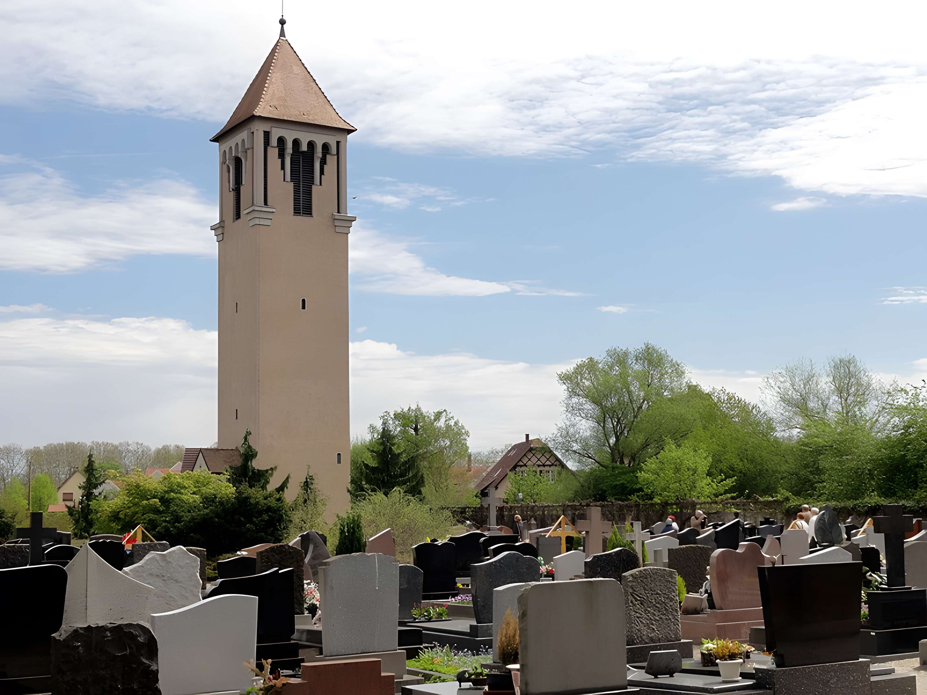 Eglise Saint-Trophime et quatre statues en bois sculptées