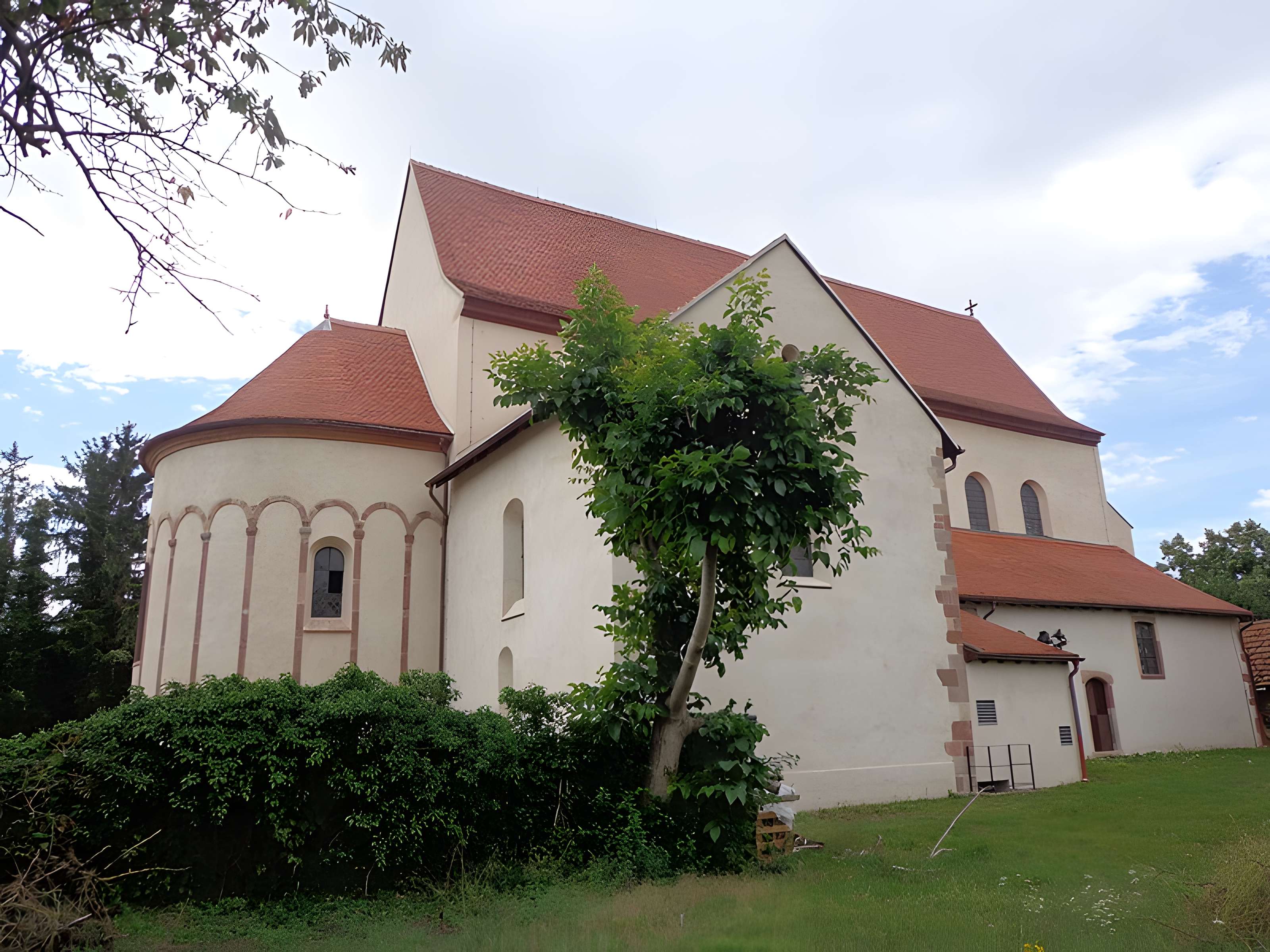 Eglise Saint-Trophime et quatre statues en bois sculptées
