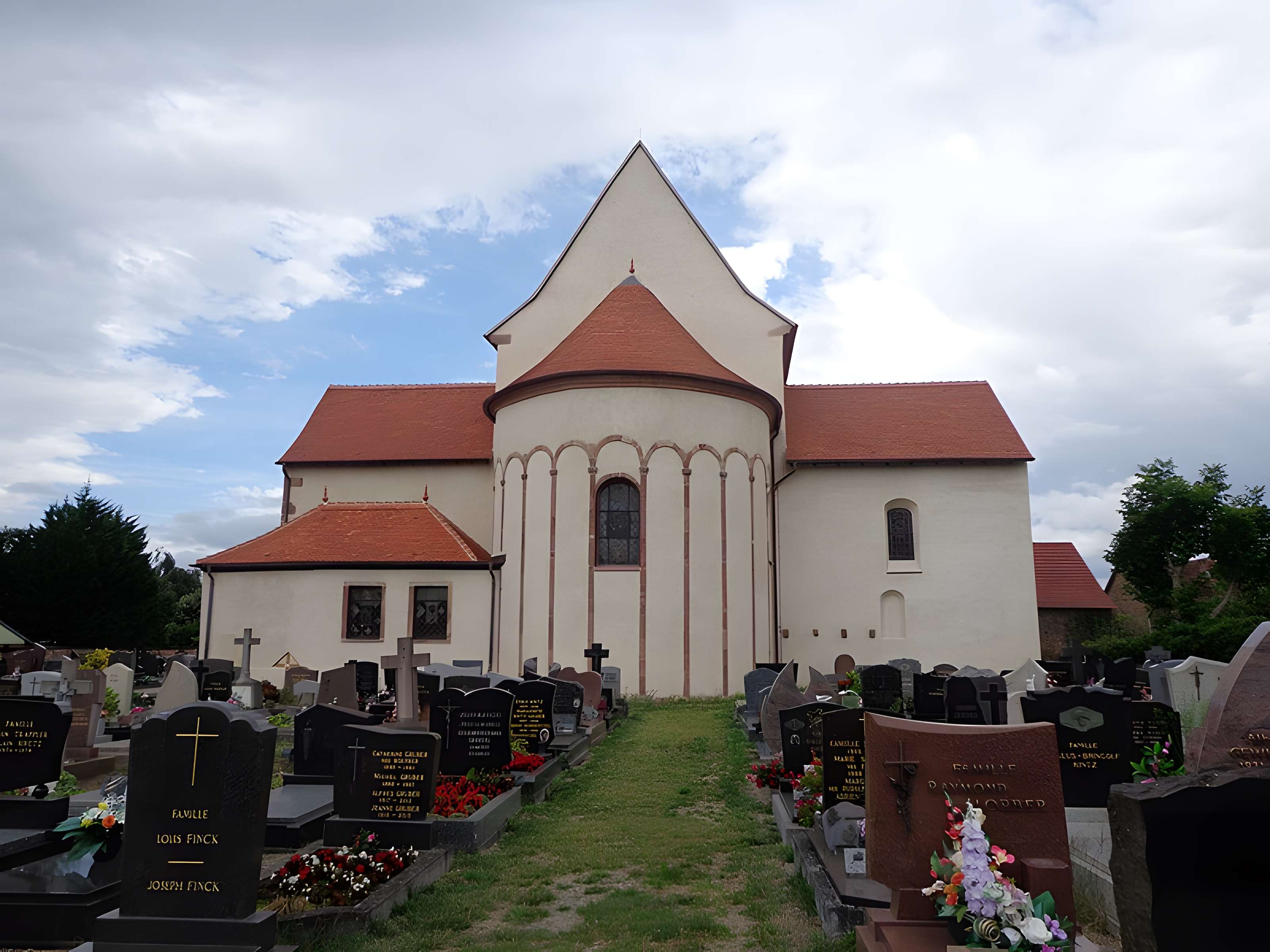 Eglise Saint-Trophime et quatre statues en bois sculptées