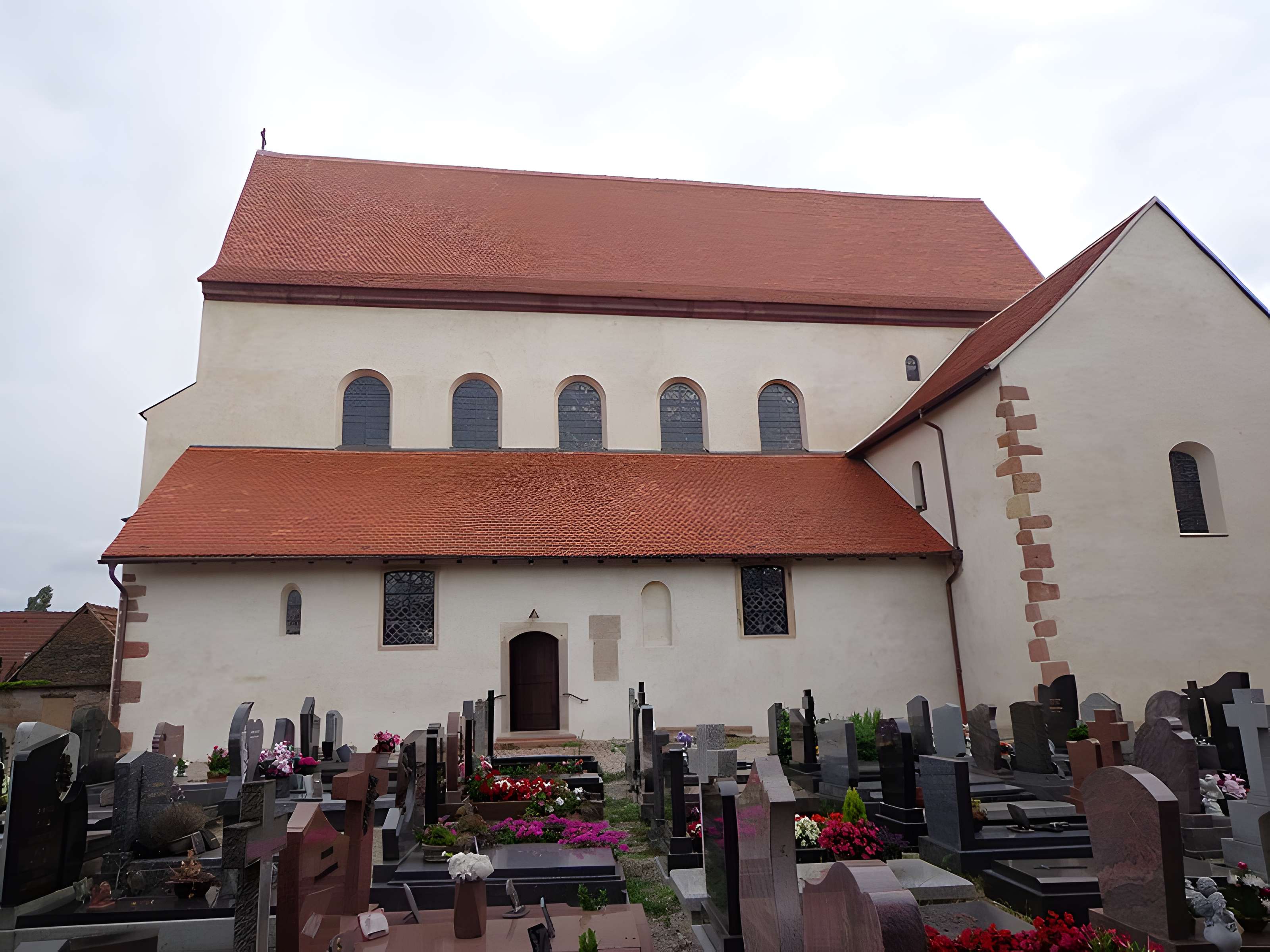 Eglise Saint-Trophime et quatre statues en bois sculptées