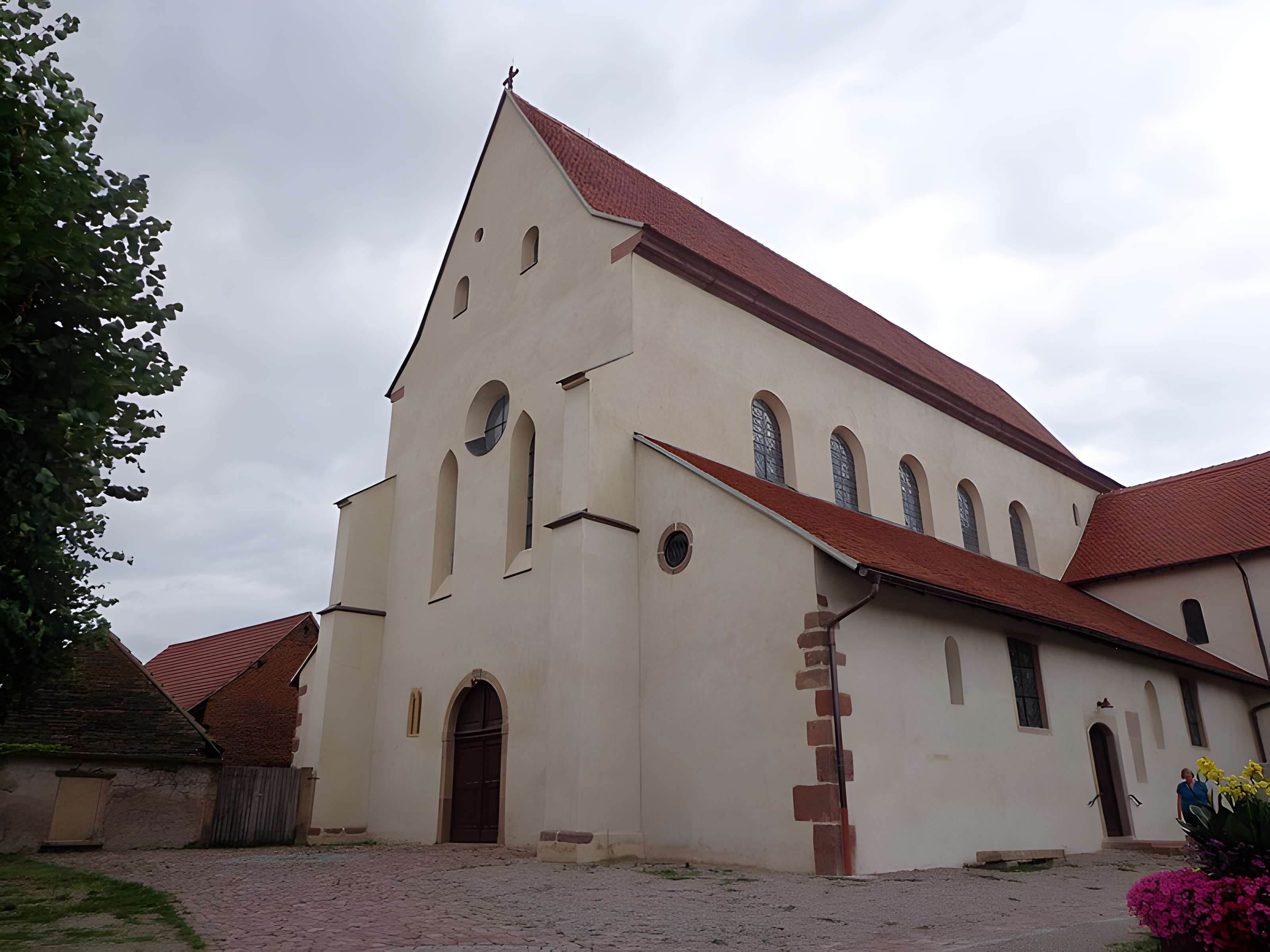 Eglise Saint-Trophime et quatre statues en bois sculptées