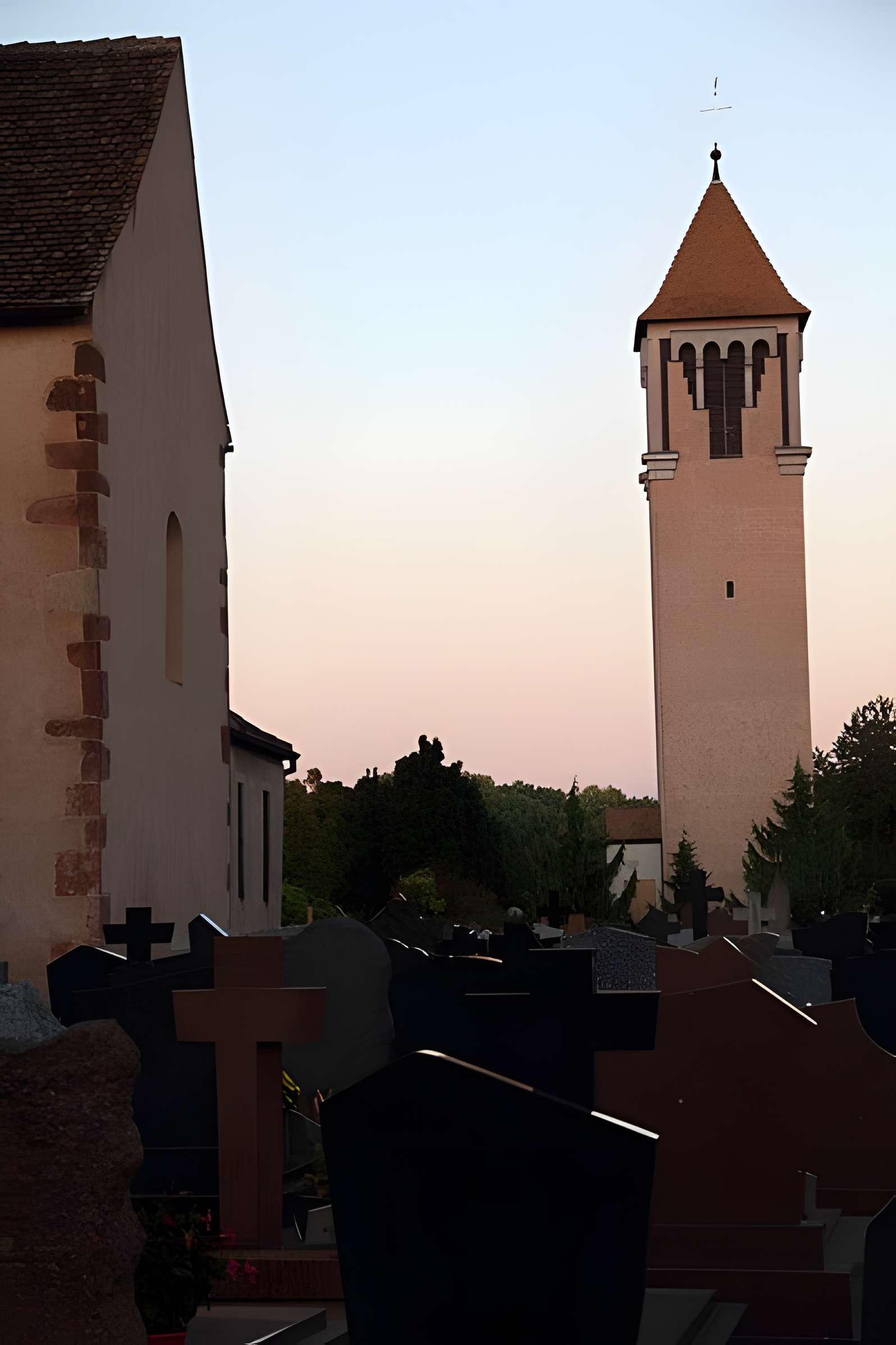 Eglise Saint-Trophime et quatre statues en bois sculptées